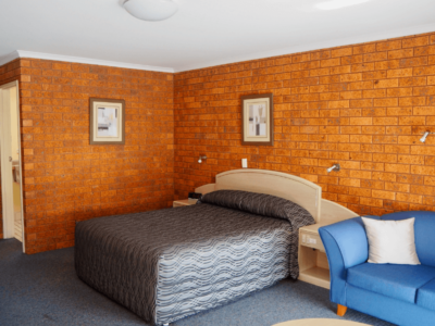 Yambil Inn; Griffith Accommodation Wheelchair Accessible room